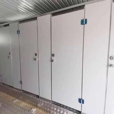 Portátil WC Inodoro Puerta de seguridad Usado Inodoro móvil móvil temporal con accesorios Prefabricado Conjunto transpirable