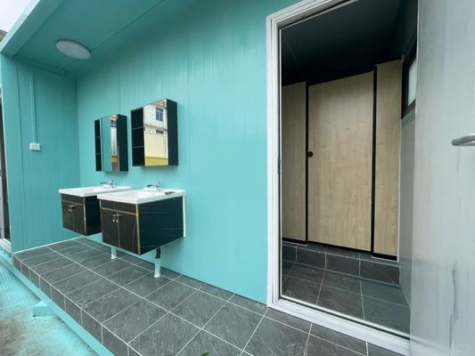 Estilo moderno 20FT/40FT Remolque público de emergencia personalizado Baños Baños WC Remolque de baño portátil móvil