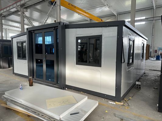 20 40 Ft Panel de sándwich expandible Casa de contenedores confortable con 1-3 dormitorios Personalización 15-25 años de vida útil