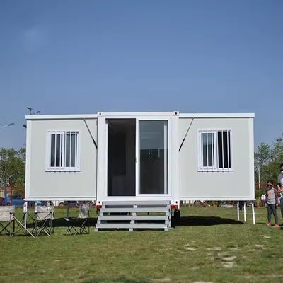 20 40 Ft Panel de sándwich expandible Casa de contenedores confortable con 1-3 dormitorios Personalización 15-25 años de vida útil
