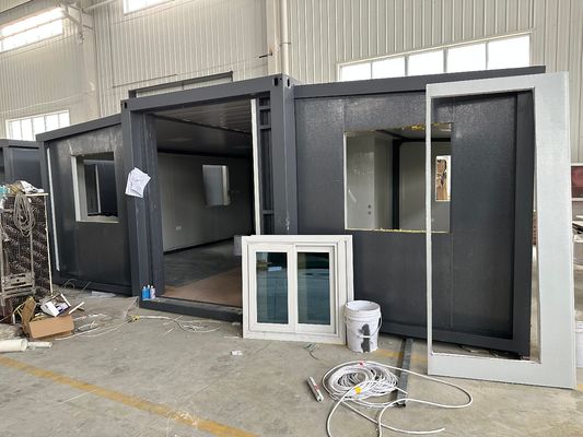 Casa de contenedores expandible Cuadro de acero a prueba de fuego Casa prefabricada Villa de 40 pies 20 pies Fácil de instalar durante la vida útil 15-30 años