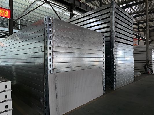 20 40Ft Bajo consumo de energía de carbono Modular Contenedor móvil Casas Prefab Casa con marco de acero Casa de contenedores de paquete plano