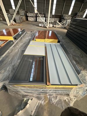 Contenedor de montaje rápido oficina impermeable impermeable modular de acero marco de paquete plano Container House 40'HC Hotel de envío