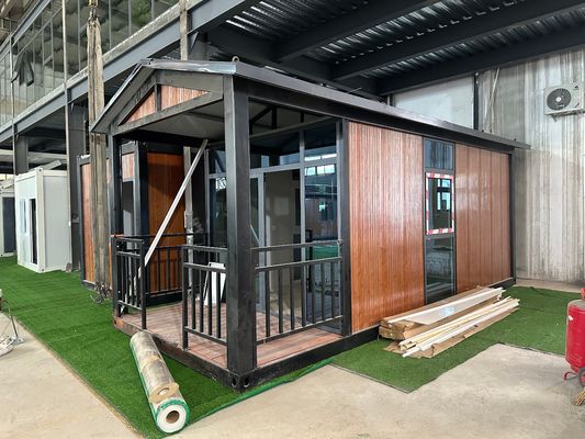 Casa de contenedores prefabricada de 20 pies y 40 pies de estilo moderno y sencillo Hotel de envío Casa de contenedores fácil de ensamblar Casa de contenedores de paquete plano