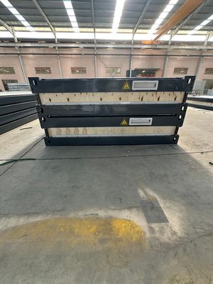 Casa de contenedores de paquete plano de estilo simple y moderno para vivir al aire libre personalizado fácil de instalar baja resistencia a los choques de carbono