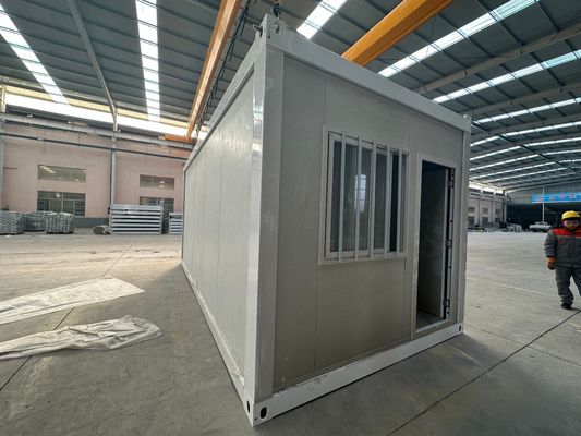 Casa de contenedores plegable con paredes y techo opcionales de paneles sandwich
