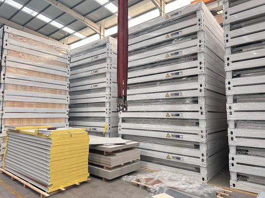Contenedor de paquete plano de construcción rápida Panel de sándwich para el hogar Casa modular Prefabricada Multifunción Vida útil 15-30 años