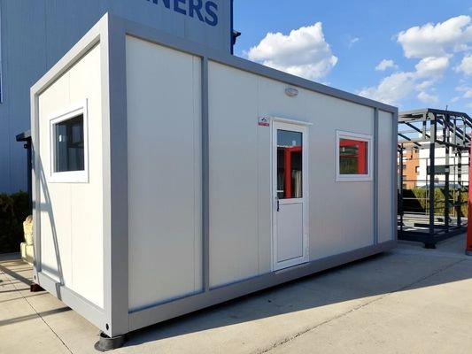 Fácil de ensamblar Acero Flat Pack Panel de embalaje móvil Sandwich Prefabricado Contenedor de vivienda Casa Diseño contemporáneo