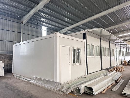 Instalación rápida personalizada Casa modular de paquete plano con alta velocidad del viento y vida útil de 15-30 años en varios colores