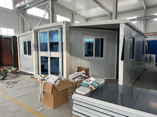 40 pies o panel de sándwich personalizado Casa de contenedores expandible Salón cálido y baño