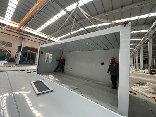 Puerta de seguridad Sala plegable Edificio de contenedores con baño y baño Casa para tienda conveniente y diseño personalizable