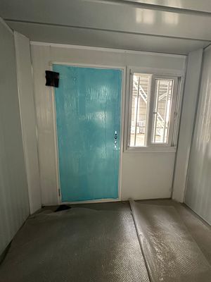 Casa de contenedores plegable de 20 pies de función múltiple Ventana de aluminio portátil y a prueba de humedad para dormitorio al aire libre