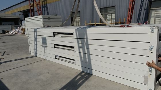 Panel de sandwich de acero Multifunción aislada Casa de contenedores plegable Prefabricada Casa de contenedores plegable prefabricada
