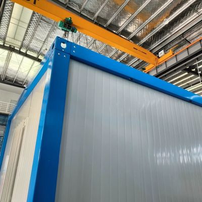 Casa de contenedores prefabricada de 20 pies con cocina y puerta de seguridad Blanco o color personalizado Diseño duradero