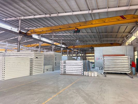Casa de contenedores móvil competitiva Casa desmontable Contenedor de 3 dormitorios con espesor estándar y electricidad estándar local