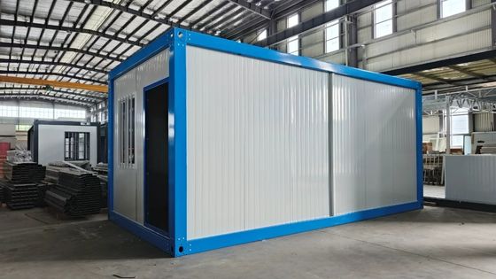 Casa de contenedores modular Eléctricidad estándar local Vivienda de lujo Casas desmontables con techo superior a prueba de agua