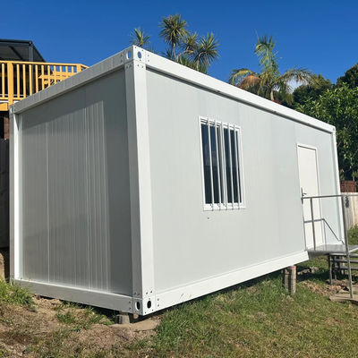 Casa de contenedores desmontable de 2 pisos con panel de sándwich y marco de acero