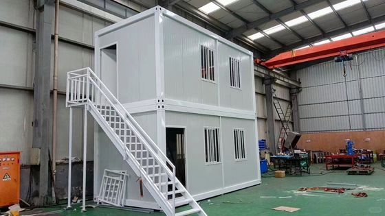 Casa de contenedores desmontable de 2 pisos con panel de sándwich y marco de acero