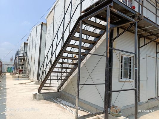 Puerta de seguridad de acero y ventana de aluminio Casa pequeña prefabricada para una instalación rápida