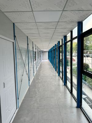 Casa prefabricada con ventana de aluminio y puerta de seguridad de acero