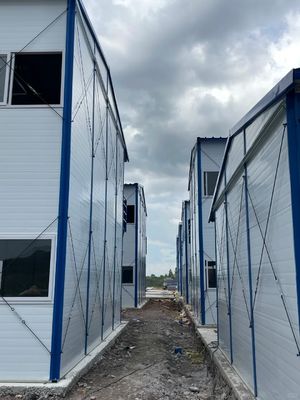 Fácil instalación Casas prefabricadas de 2 pisos con suelo de madera Casas de invernadero Casas de vidrio prefabricadas en Chipre