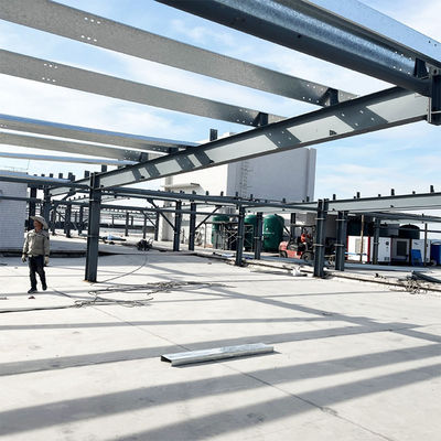 Edificio de almacén prefabricado de acero fácil de instalar por fuente con estructura e instalación de puertas de acero