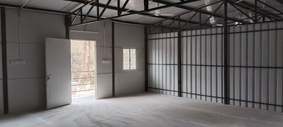 Casa prefabricada de importación contemporánea con energía solar y puerta de seguridad de acero