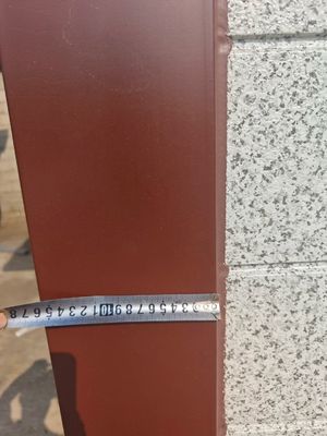 Prefabricado Una casa de marco con ventana de aluminio y panel de sándwich de onda de 50/75/100 mm