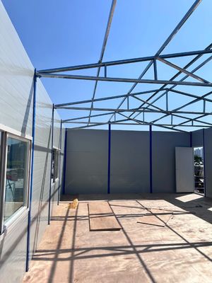 Casa de vidrio prefabricada anticorrosión en estilo de diseño ecléctico para una instalación fácil