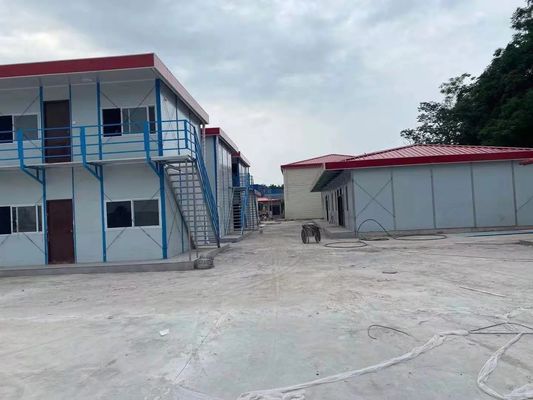 Casa prefabricada con estructura de acero ligero