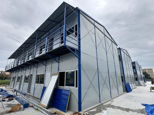 Casa prefabricada con estructura de acero ligero