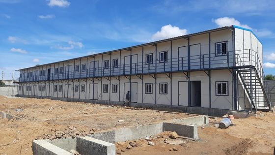 Casas de villas bajas en carbono hechas de paneles de sándwich y diseño del sistema de estructura de acero prefabricado