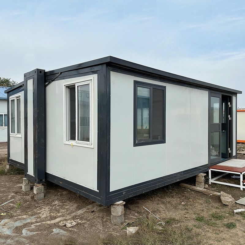 40FT o estilo de diseño contemporáneo personalizado Casa de contenedores expandible con sala de estar desmontable y baño caliente