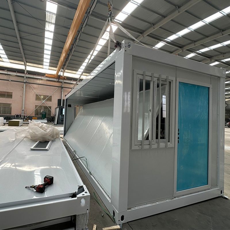 Estilo de diseño rústico de electricidad estándar local Cabinas plegables desmontables fuertes y estables para la casa de contenedores de almacenamiento